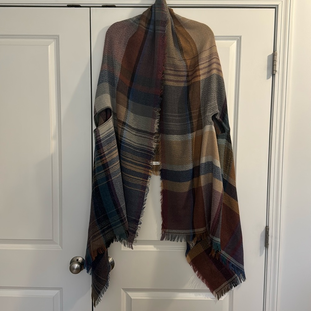 Fall shawl; Chicsoul; one size; never worn